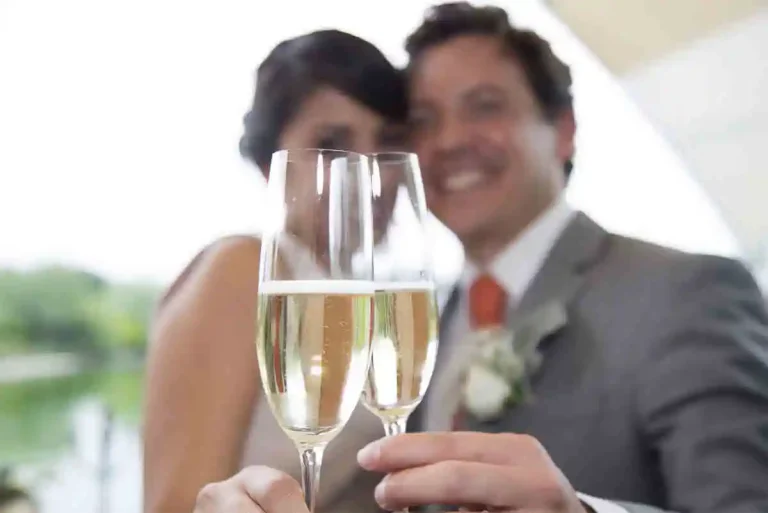 inicio ashestudio 10 imagen de brindis en aniversario de bodas-bodas de plata-bodas de oro